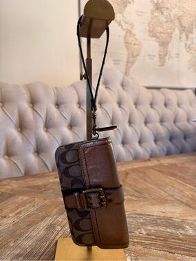 Coach Special Edition 2004 Leather Signature Wristlet